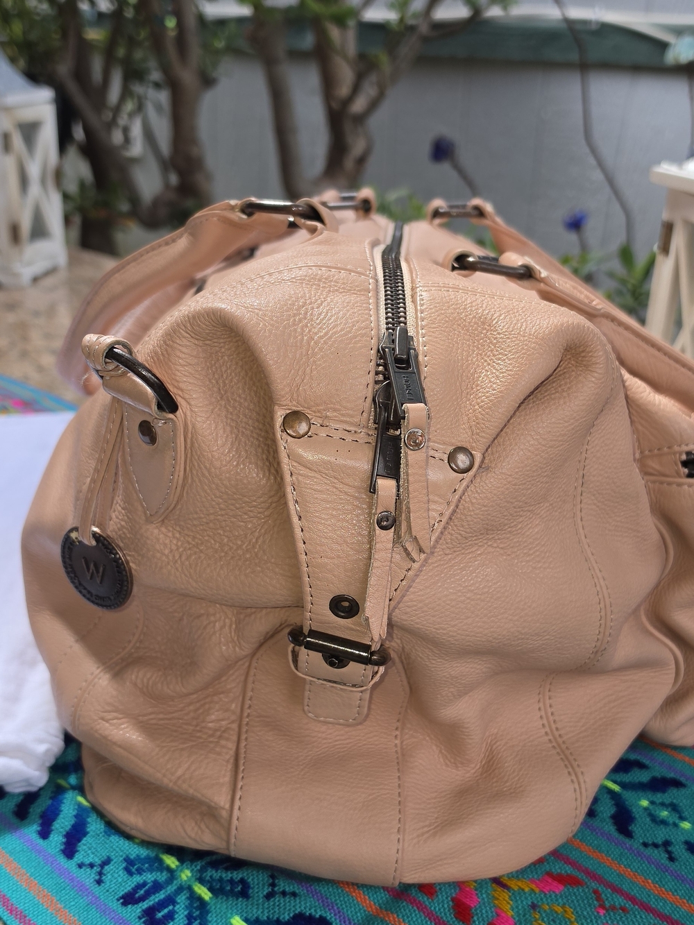 Wanderers Travel Co. "Ravello" Pebble Leather Weekender Travel Bag in Blush Pink - Picture 3 of 9